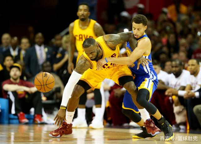 什么是“博彩的仪式感”？解析掷骰子前的吹气动作与心理暗示。（掷骰前为何要吹气？解读博彩的仪式感与心理暗示）